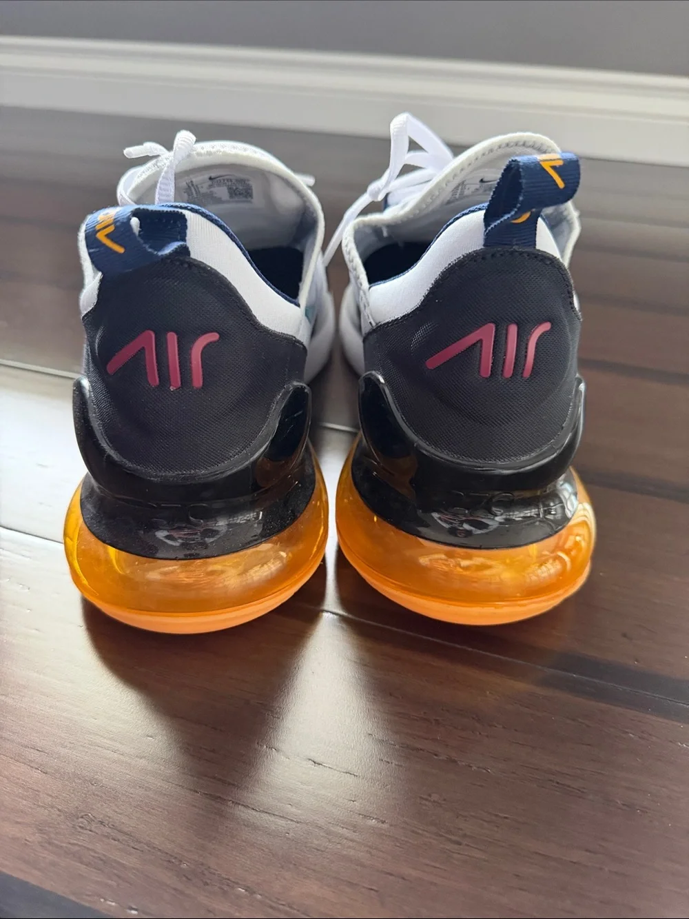 Nike Air270 Men’s White Navy Black Athletic Shoes with Pink Accent - Picture 5 of 6